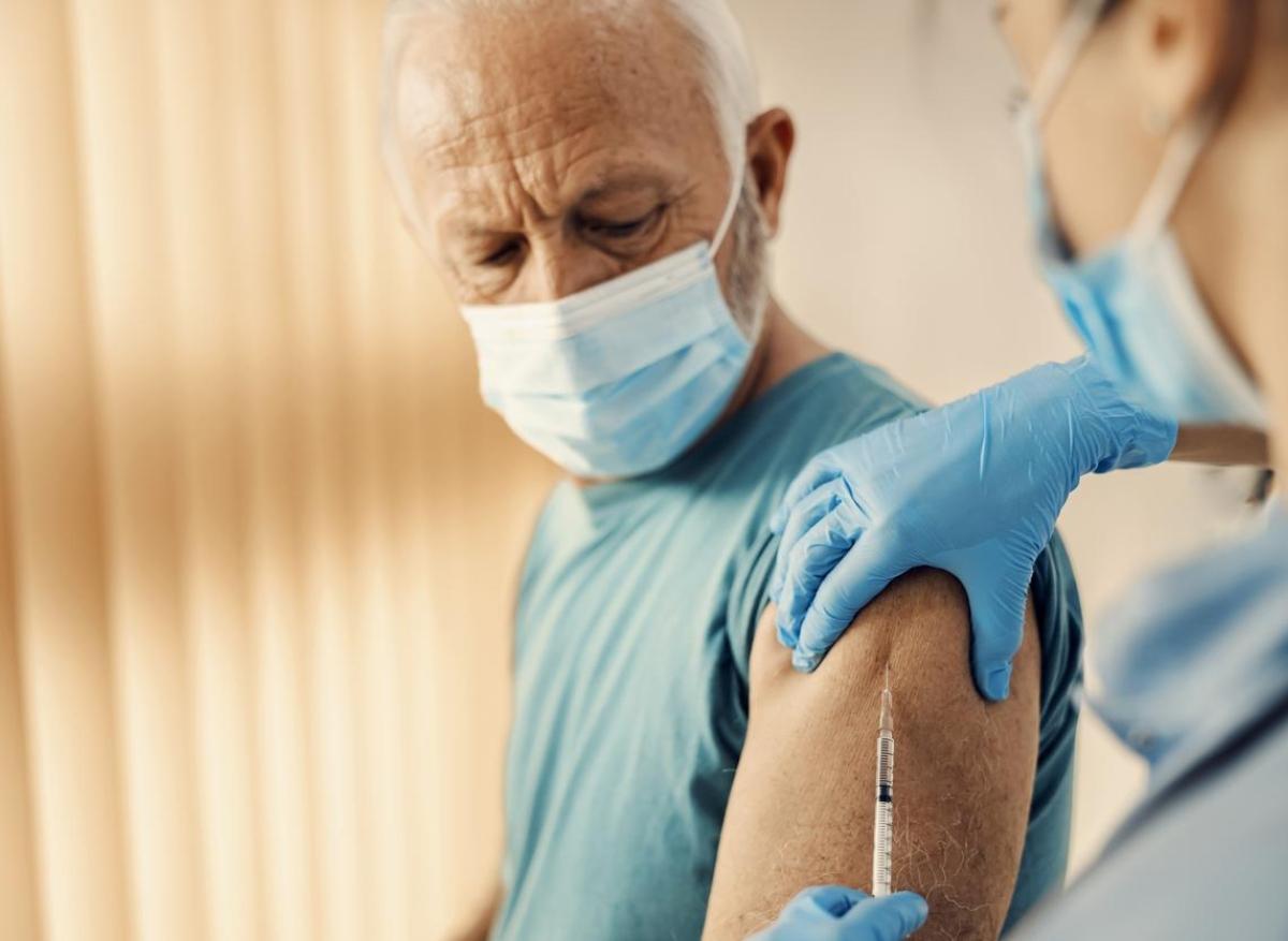 Grippe : pourquoi les seniors ont-ils boudé le vaccin en 2024-2025 ?